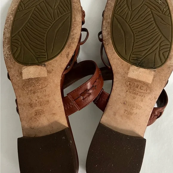 Circa  Joan & David Comfort 365 Sandal - Picture 6 of 11